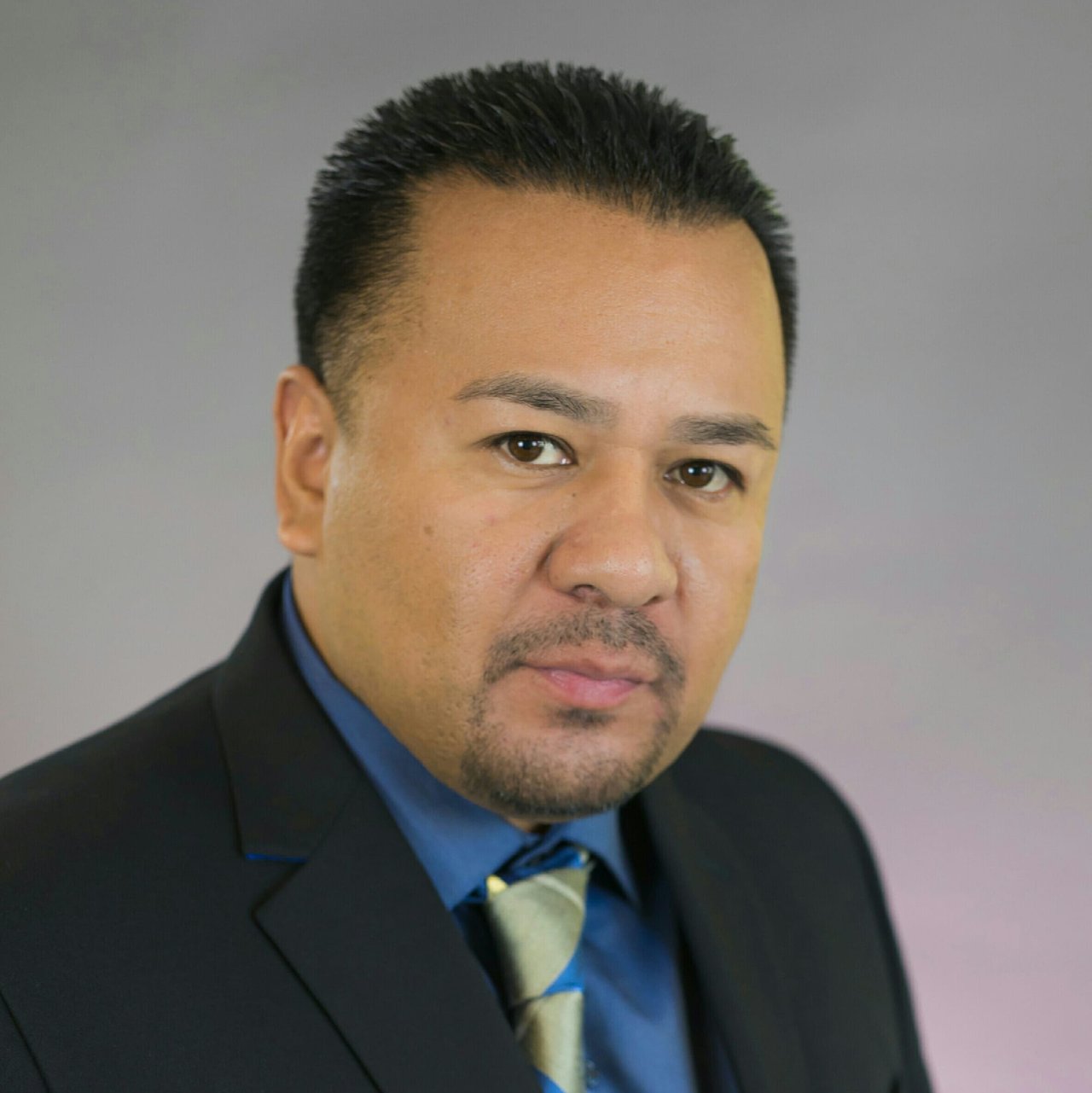 Martin Avalos	Los Angeles, CA Real Estate Agent Headshot