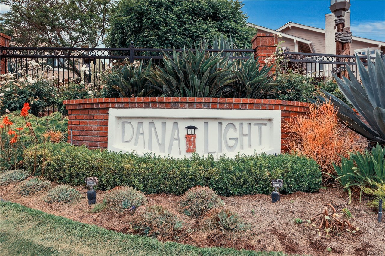 24096 Paseo Corona