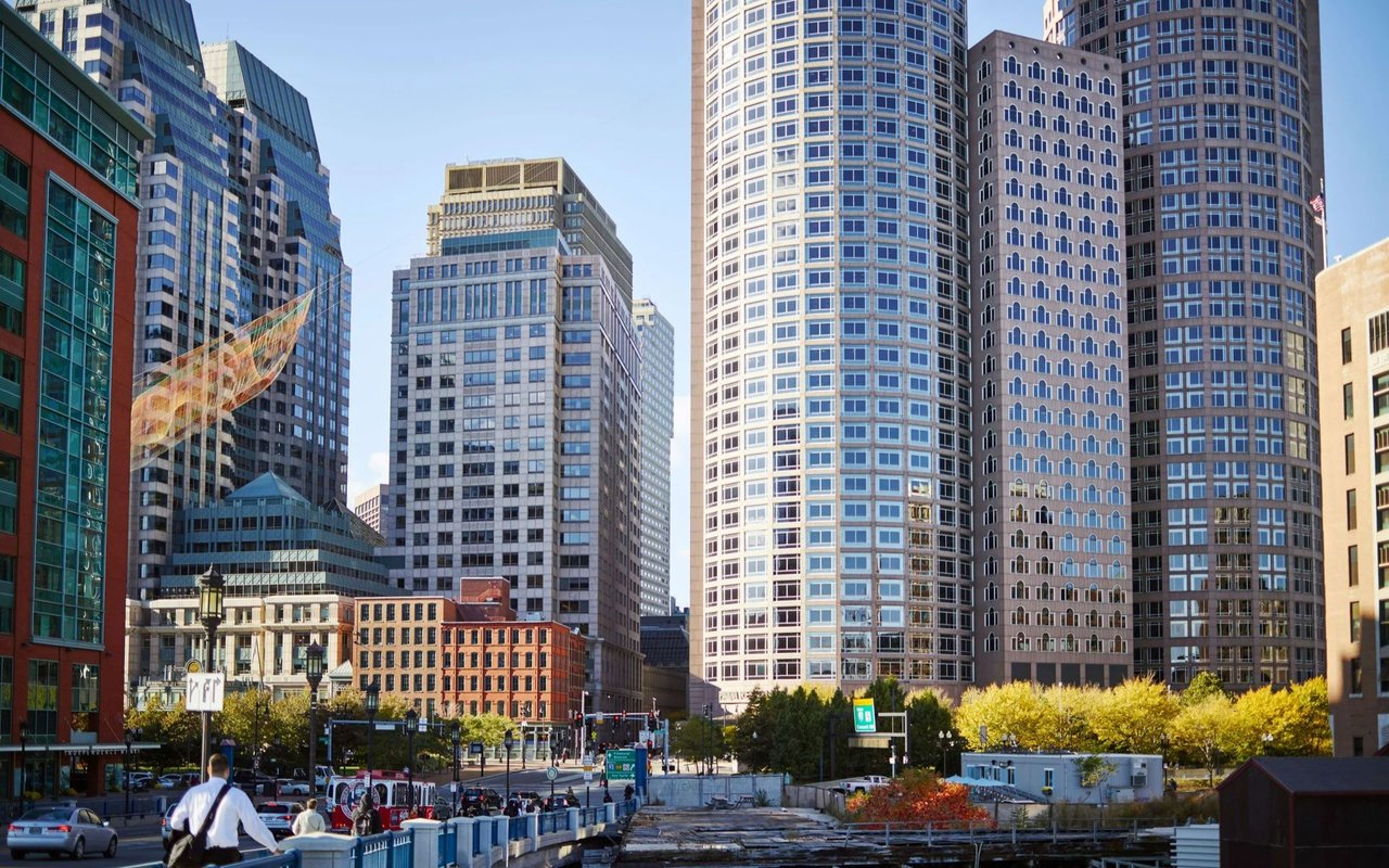 MIDTOWN / FINANCIAL DISTRICT NEIGHBORHOOD GUIDE