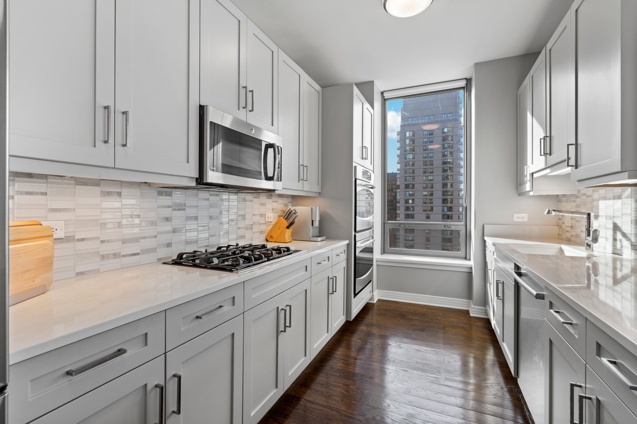 600 N LAKE SHORE DRIVE UNIT: 3201