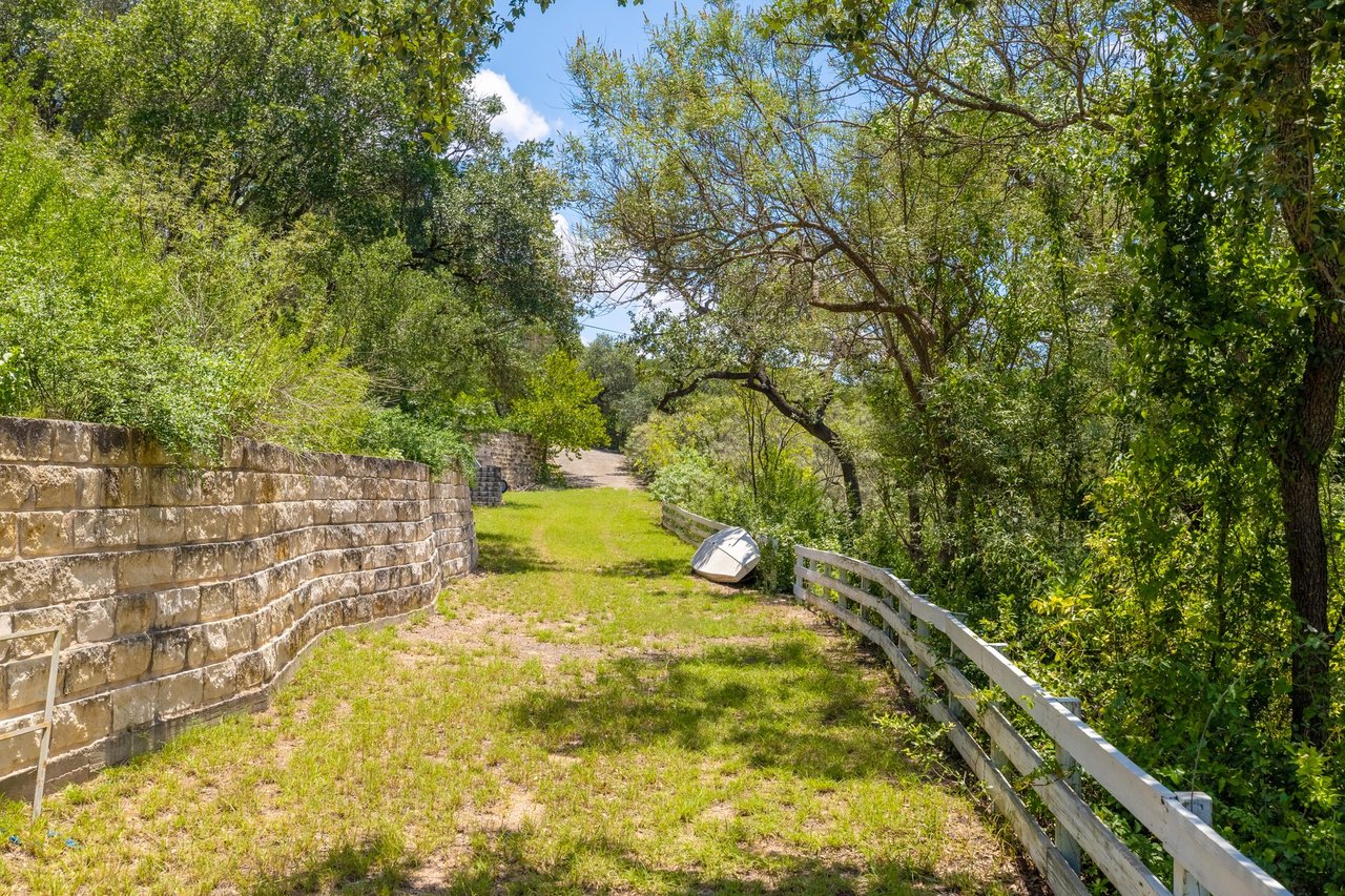 7206 Comanche Trail