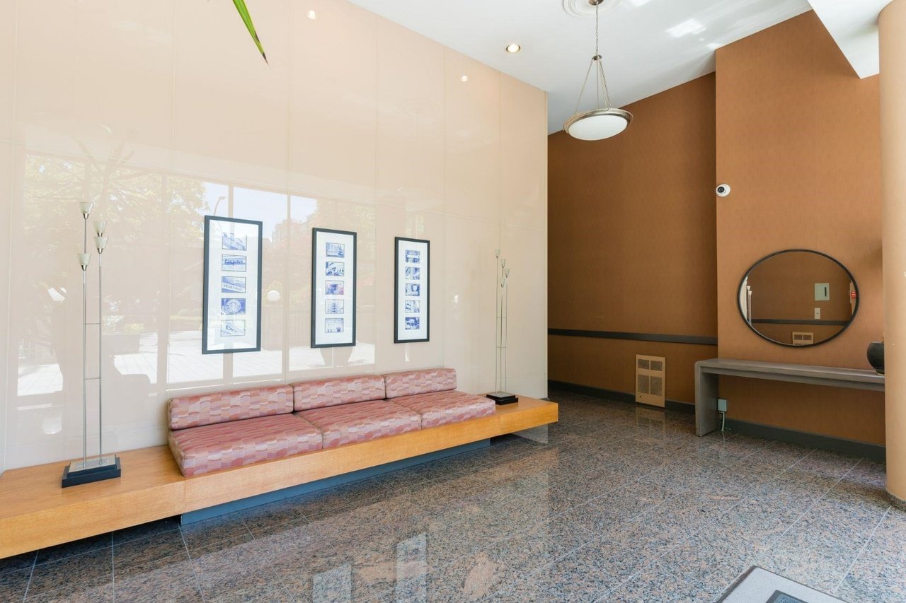1633 W 10th Ave, #401