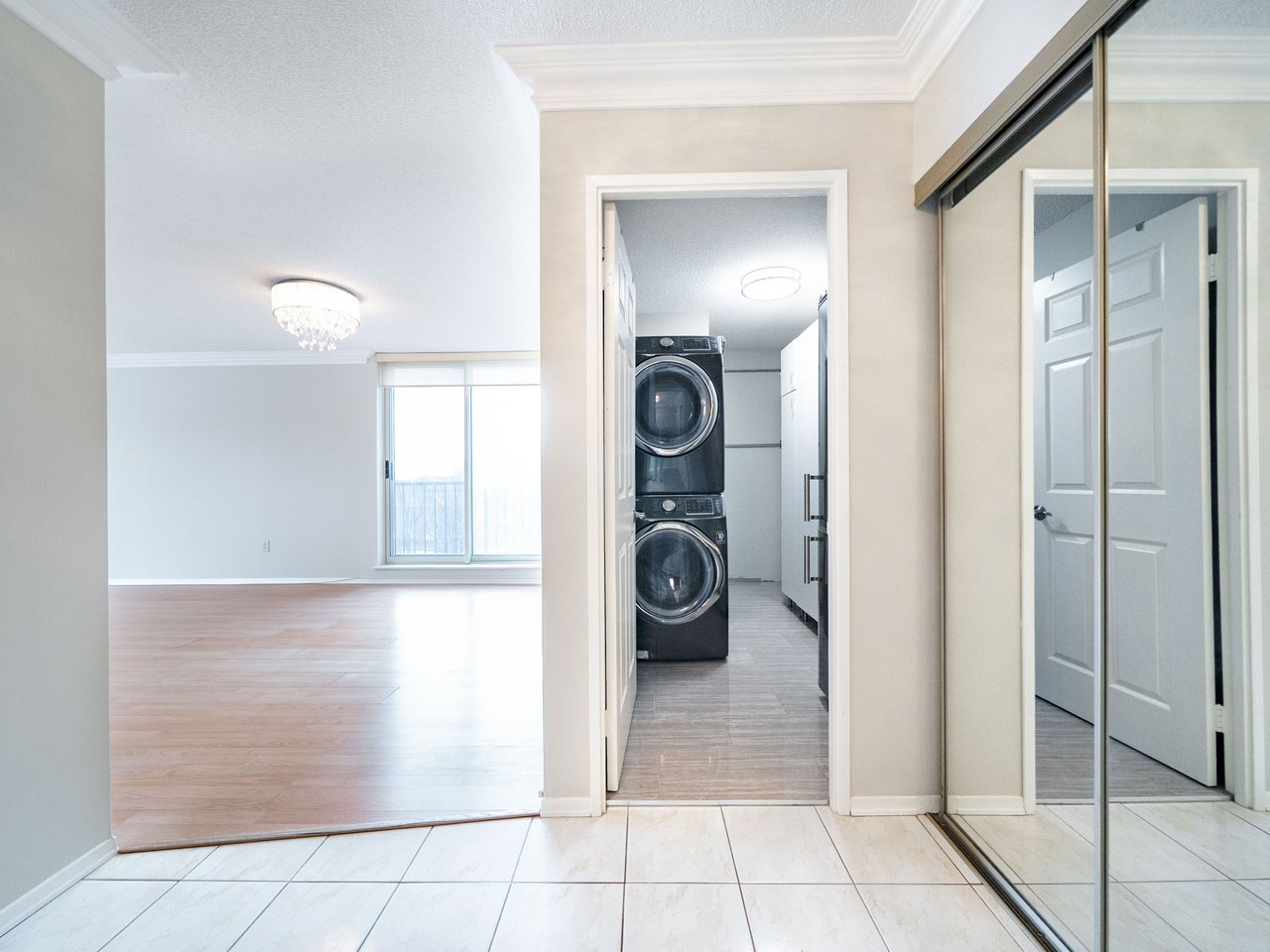 30 Harding Boulevard W, 404