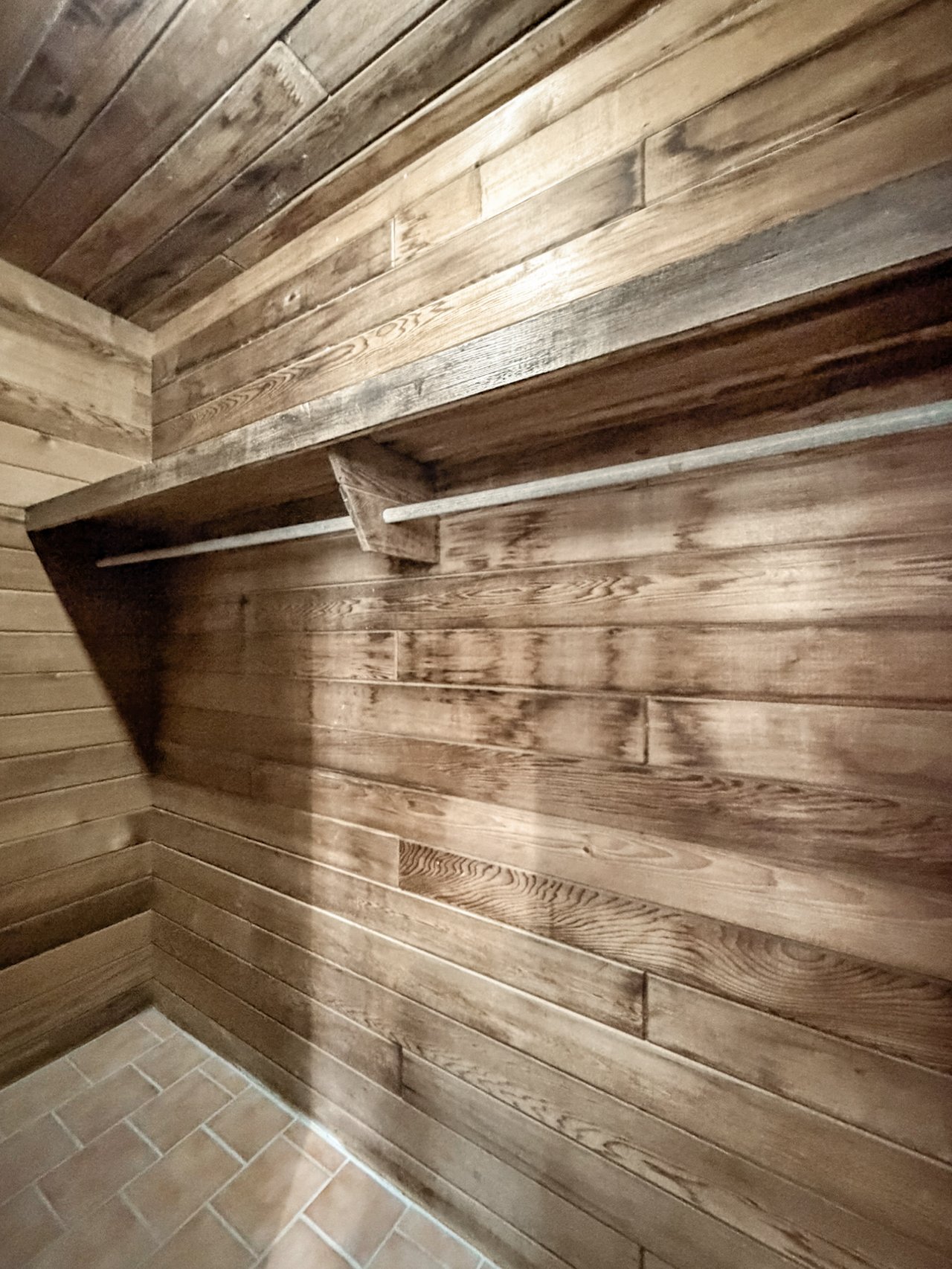 1110 Large Studio-Hodges Creek