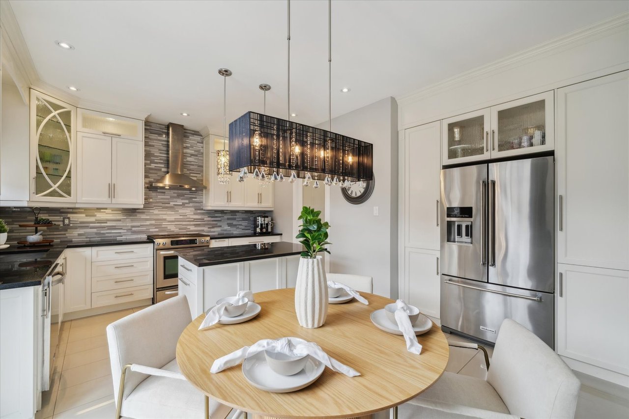 32 Maplebank Cres