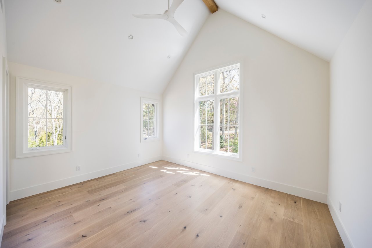 21 Ocean Pkwy, East Hampton