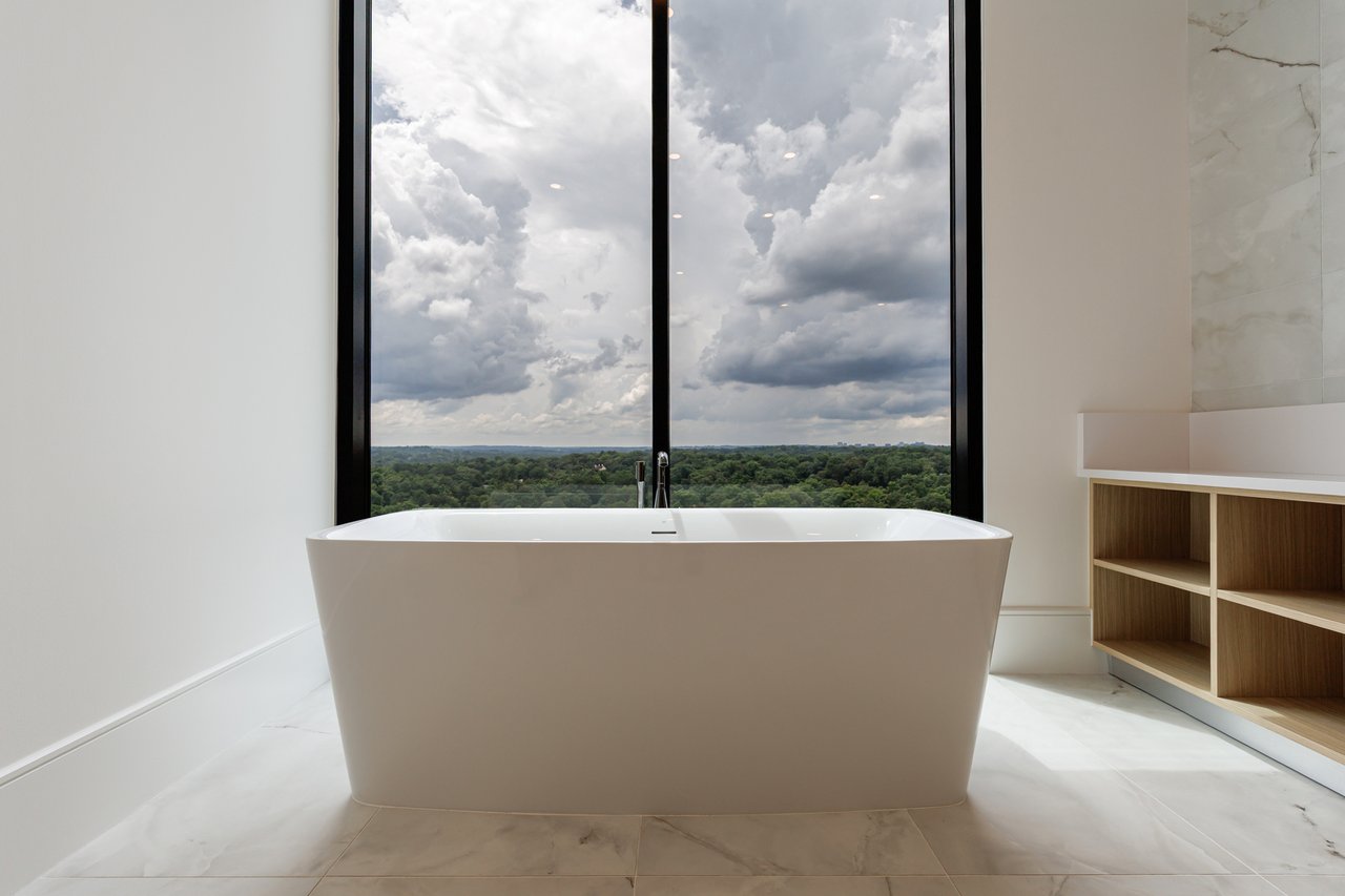 2425 Peachtree Road Unit 1806