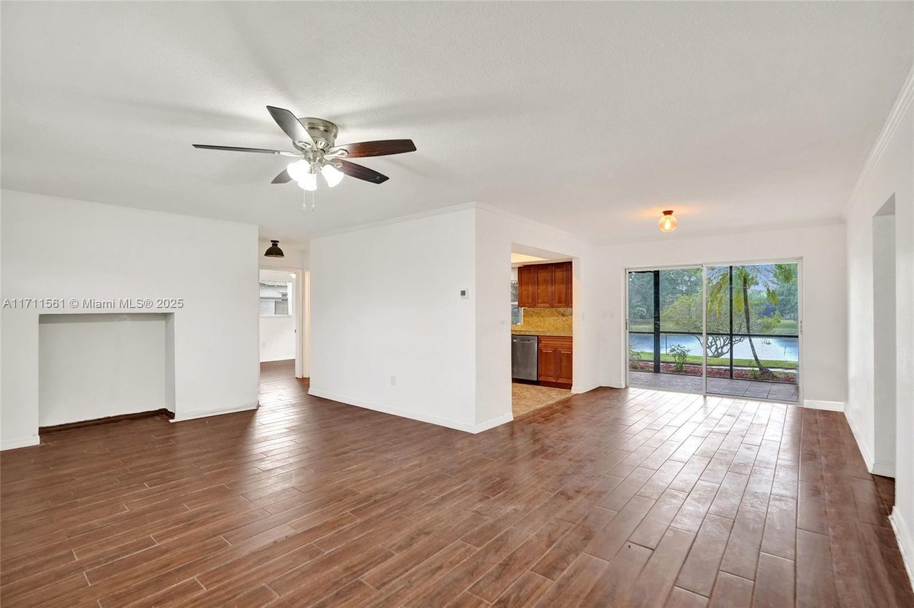 5231 SW 89th Ave