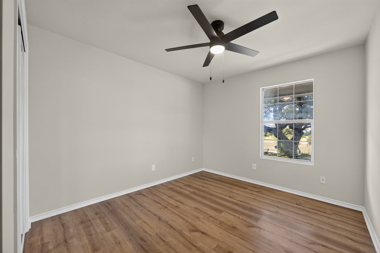 277 Private Road 1611