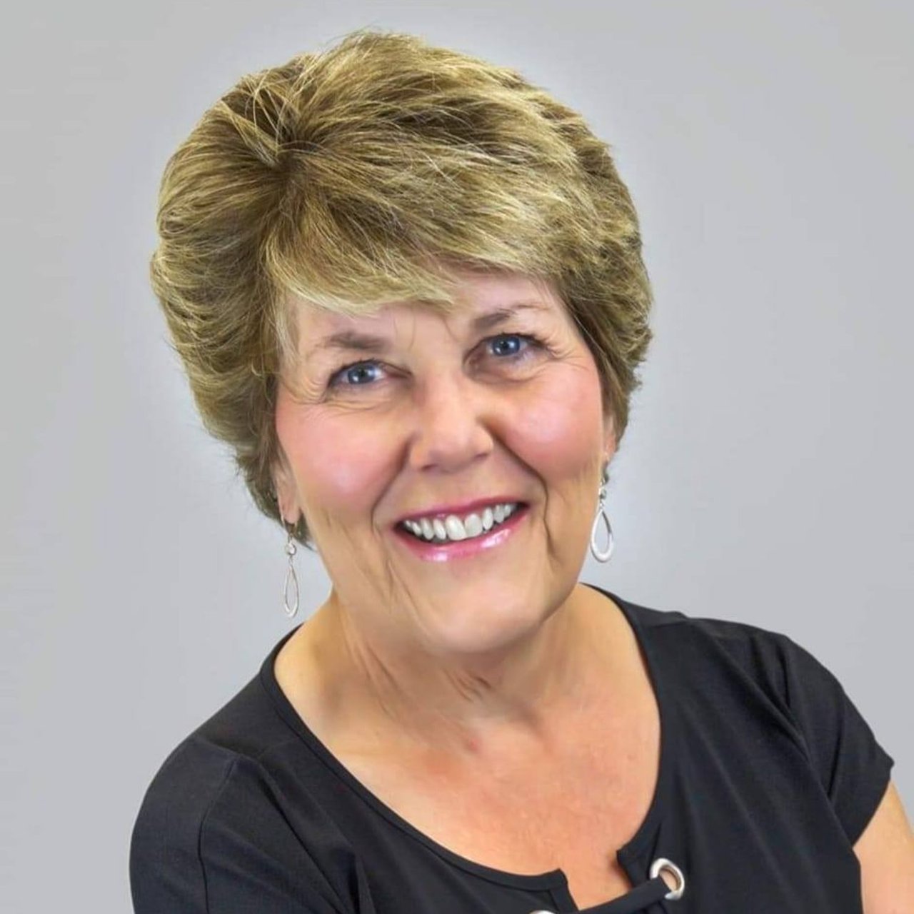 Martha Ridgway Tavares, FL Real Estate Agent Headshot