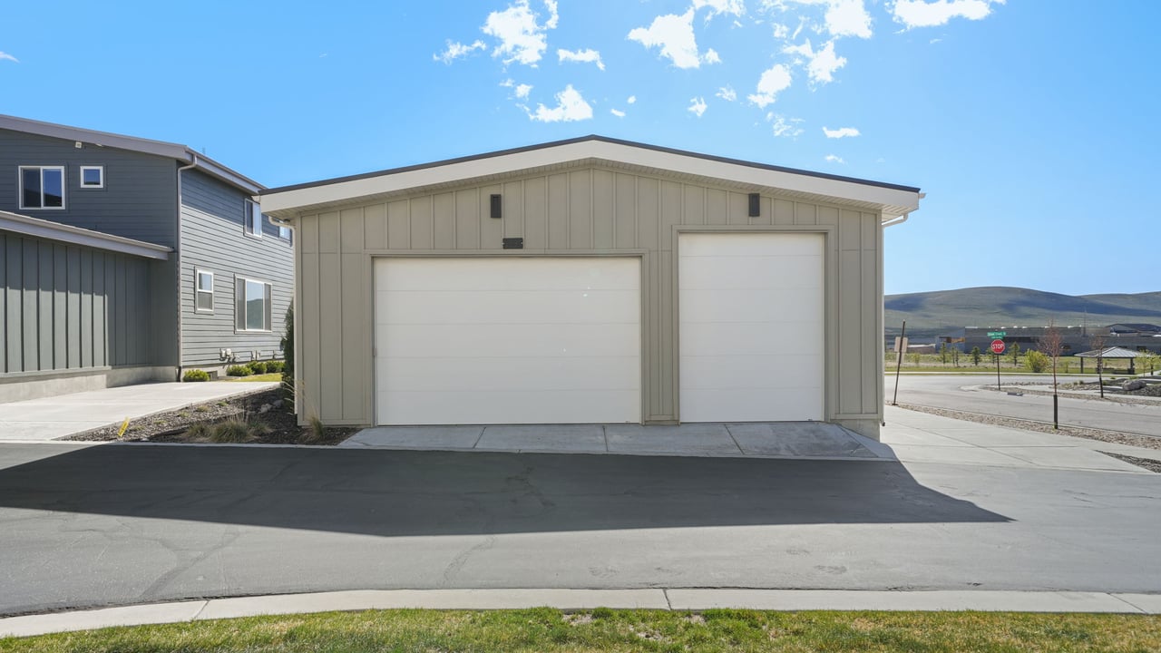 6537 Silver Creek Dr