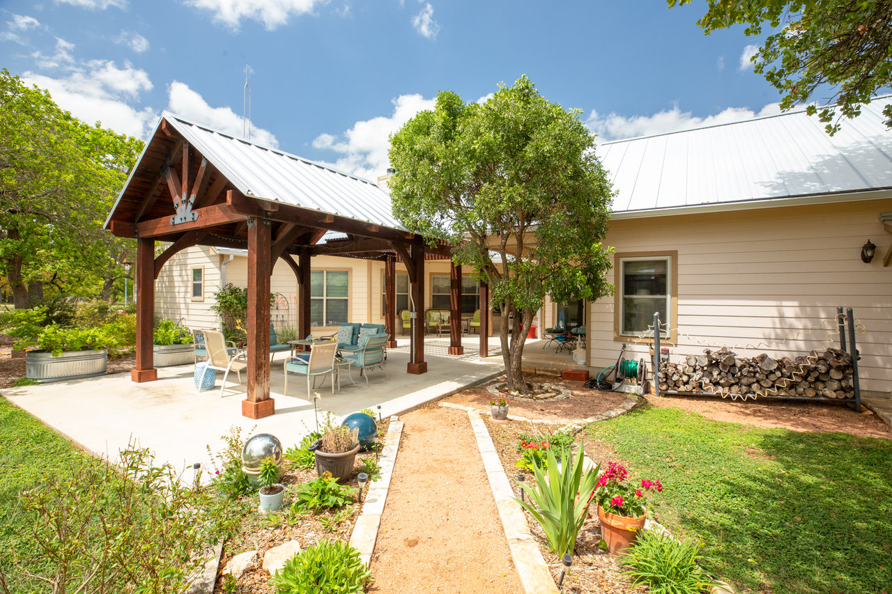 156 Northview Ln, Fredericksburg, TX