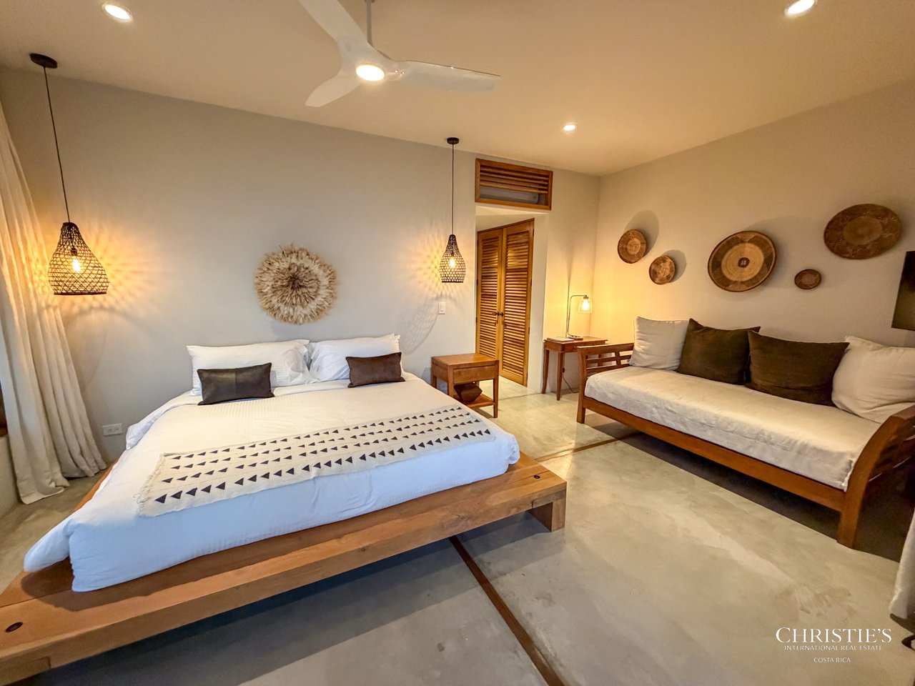 Casa Tres Doces - El Tesoro Development