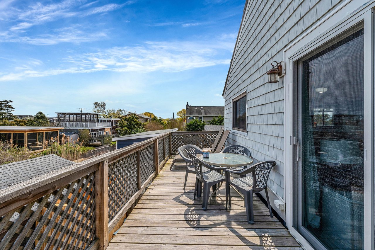 83 E Lighthouse Walk