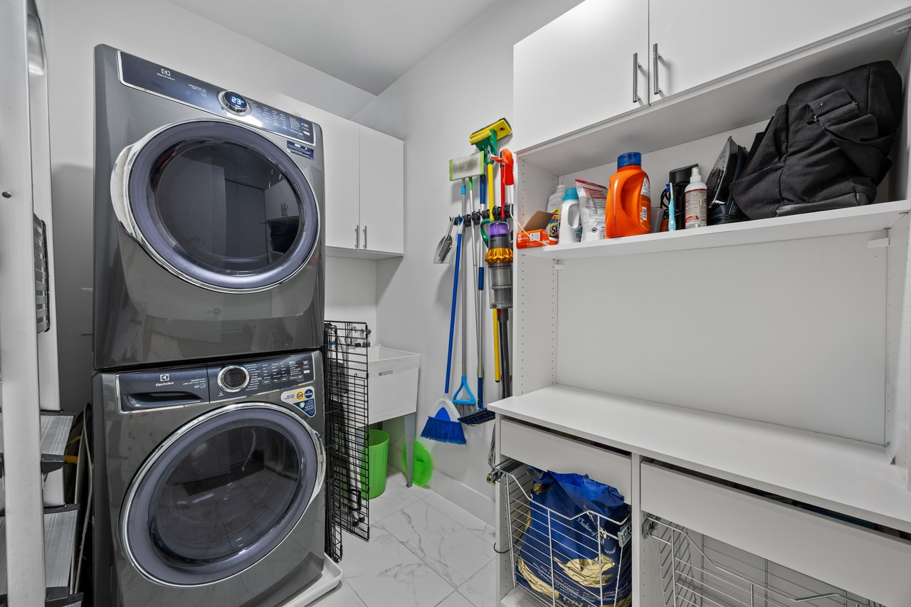 305 S Racine Ave PH-D