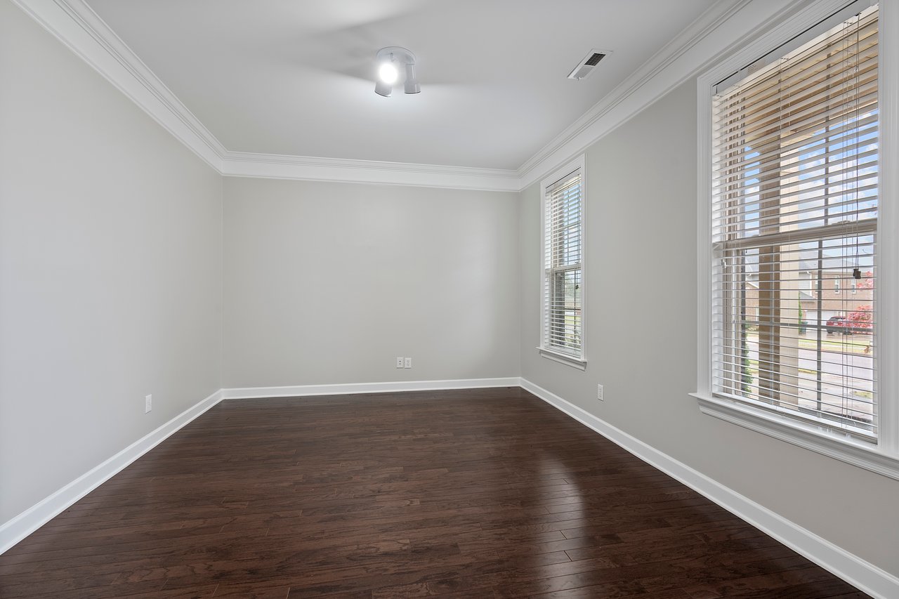 Spacious 5-Bedroom Luxury Retreat