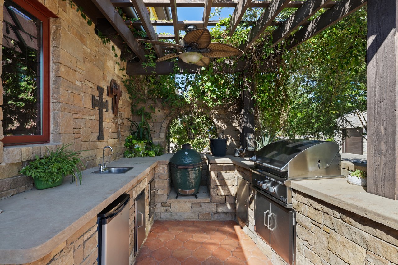 12802 Hacienda Ridge