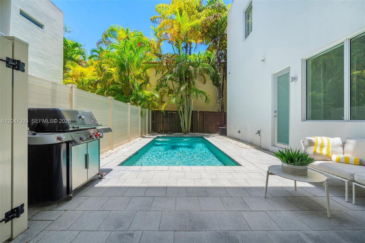 3253-mcdonald-street-miami-fl-home-sold-pool