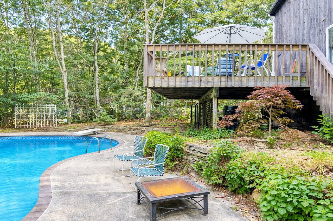 48 Island View Drive West