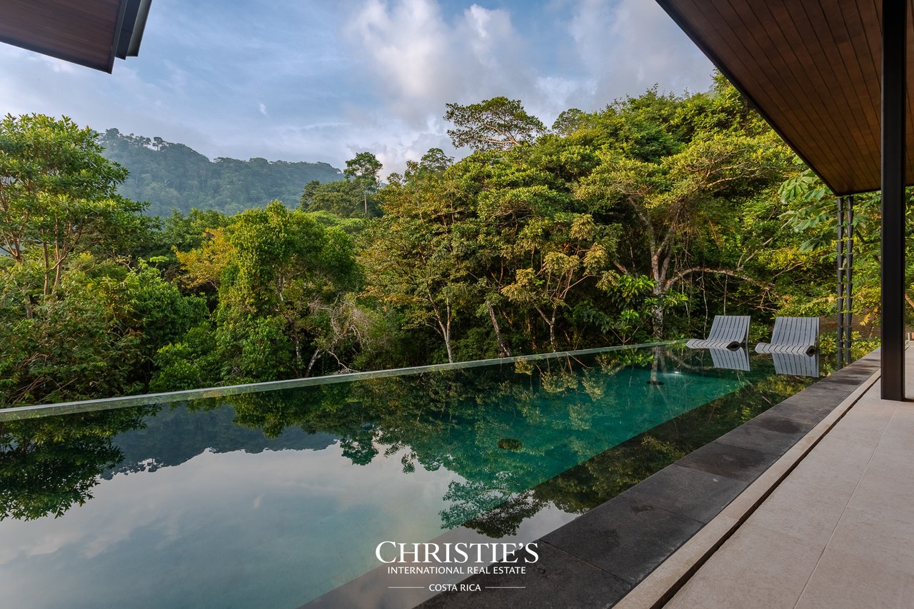 New Modern Tropical Villa 