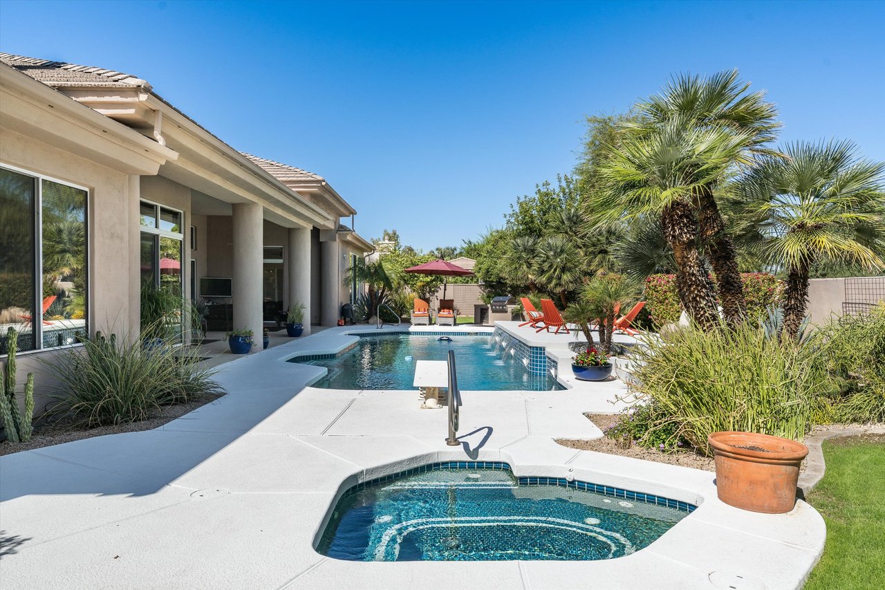 7124 E FOOTHILL Drive