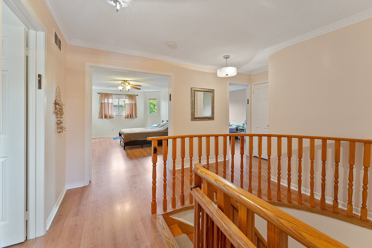 28 Thornway Ave