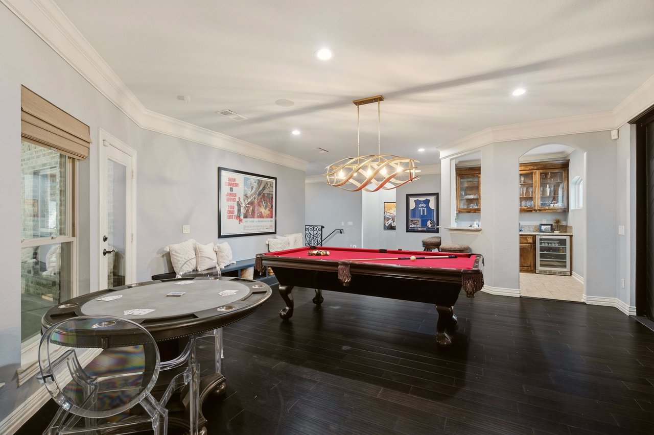 1700 Surrey Lane