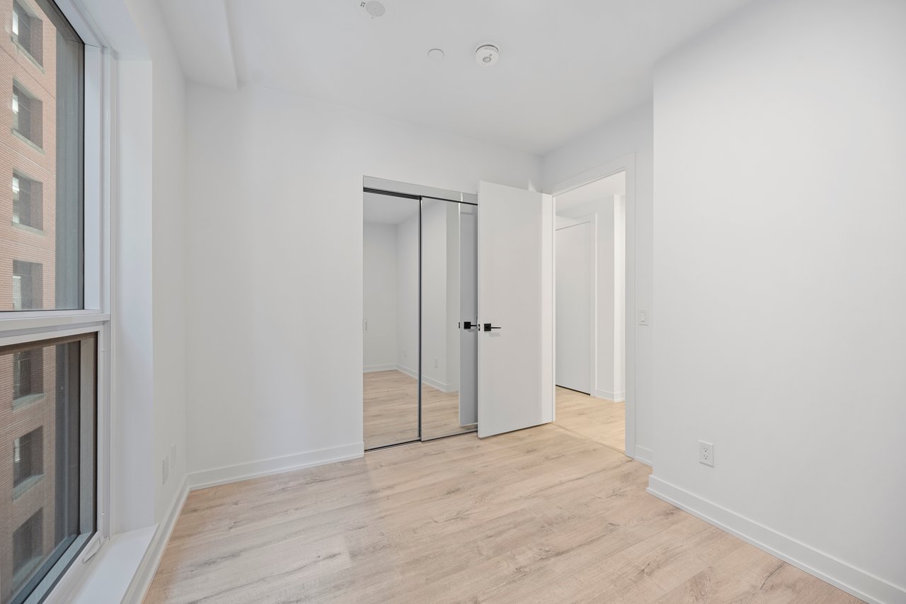327 King Street W 603