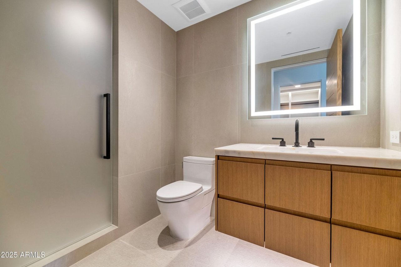 6587 N Palmeraie Blvd, #1051