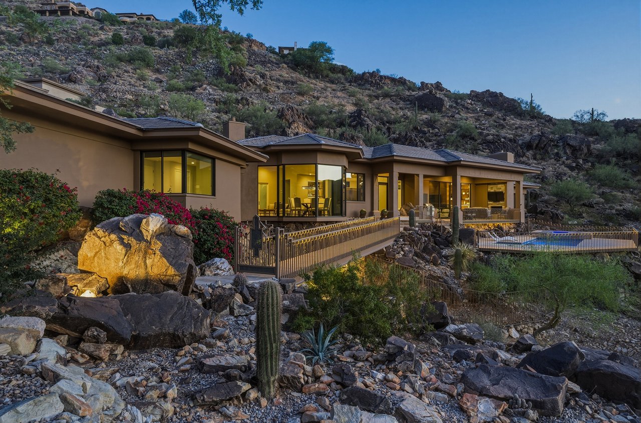 5411 E ROADRUNNER Road