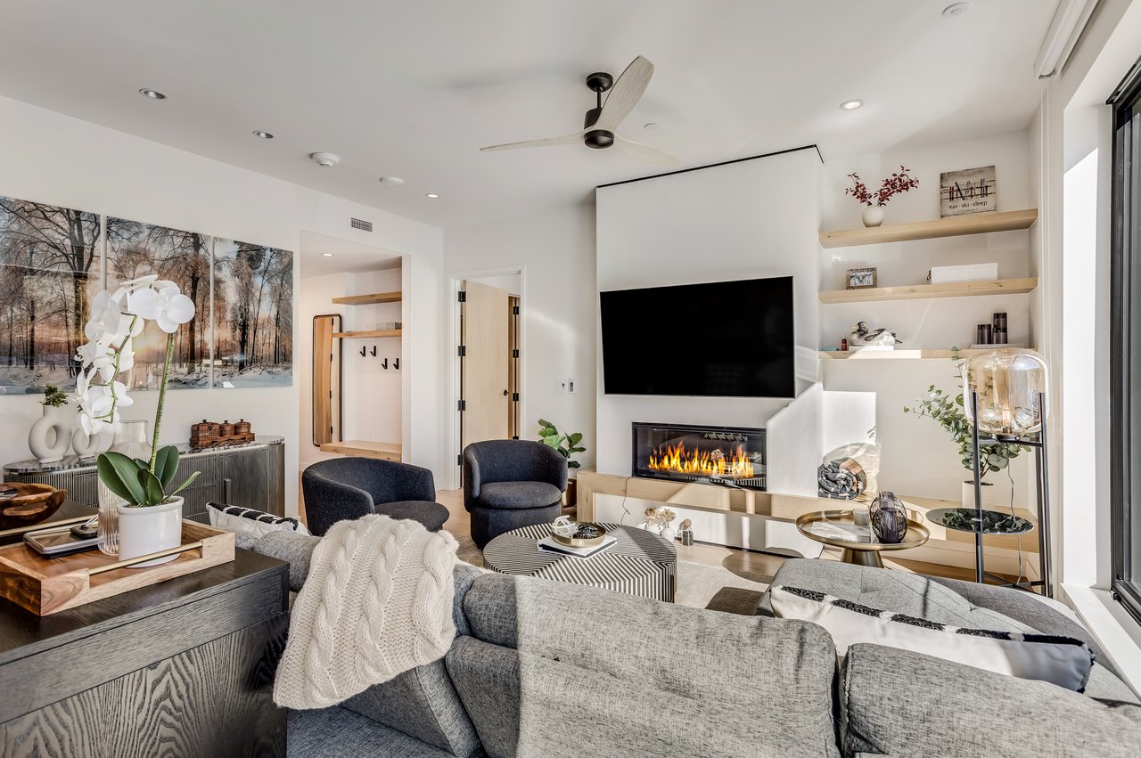 Electric Pass Lodge Gem