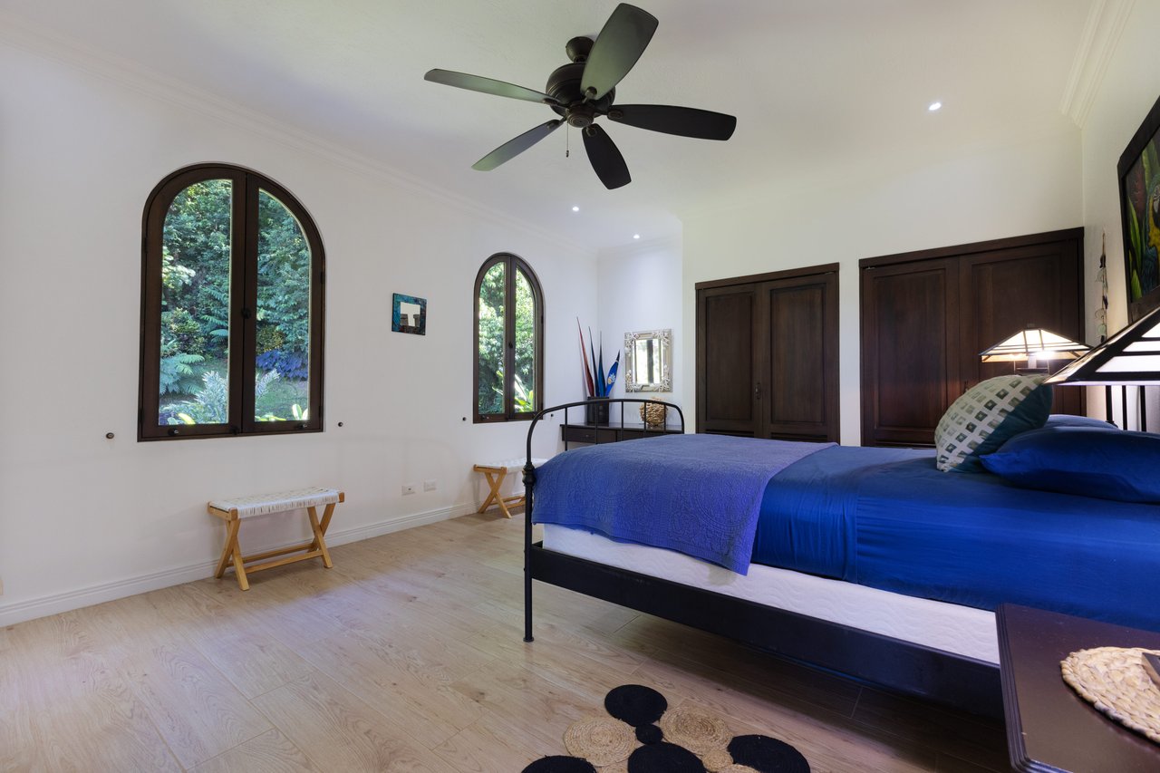 CASA ORQUIDEA – LUXURY HOME WITH OCEAN VIEWS IN GATED COMMUNITY