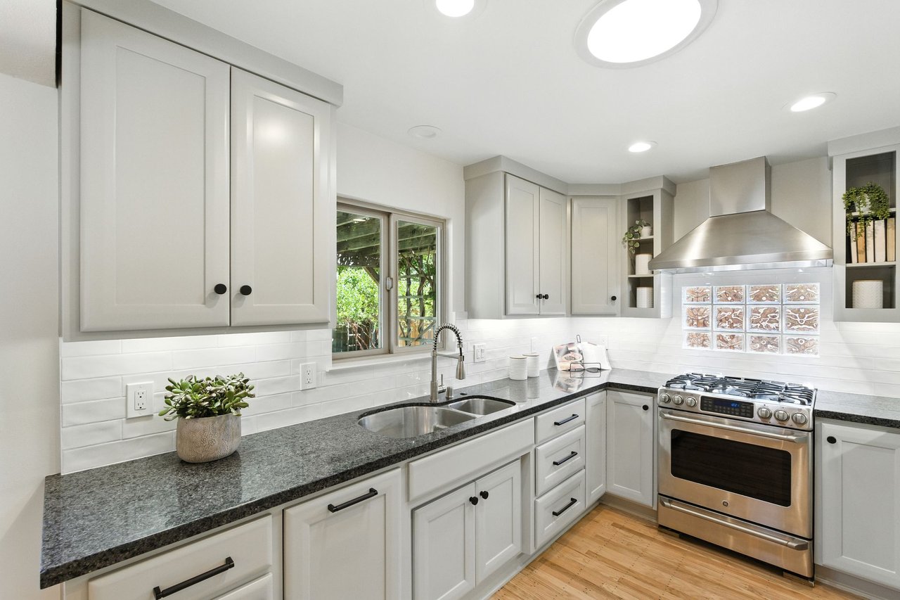 792 Bond Way, Mountain View
