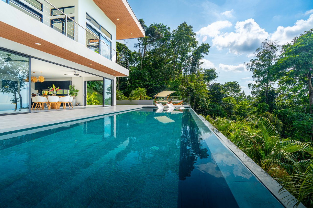 Luxury 4-Bed Home with Ocean & Jungle Views in Ojochal