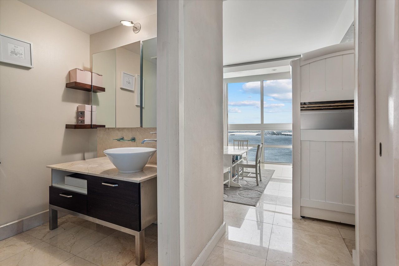 Emerald at Brickell 2105