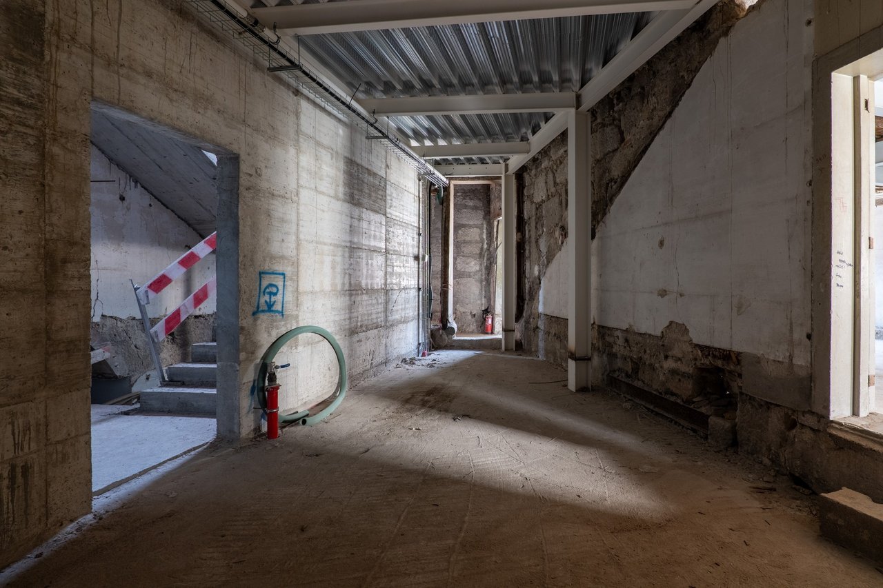 Versatile 450 m² Commercial Building for Lease in Trindade, Porto’s Prime Business Hub