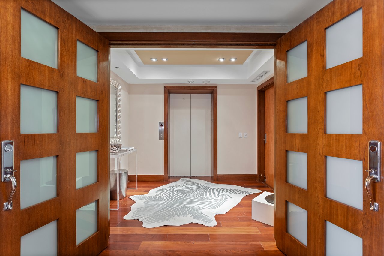 6000 Island Blvd # 2507