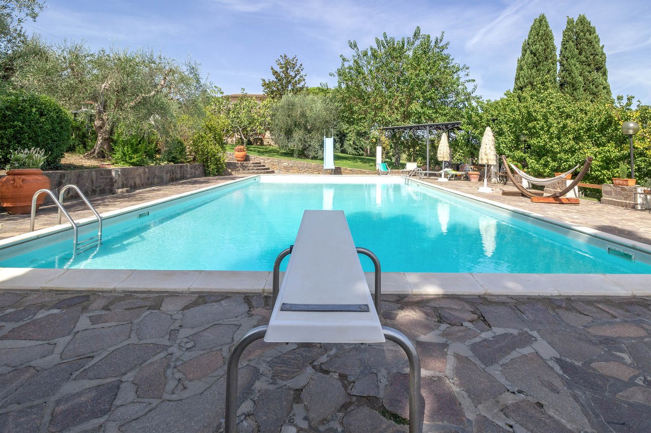 Villa in the Countryside between Sea and City