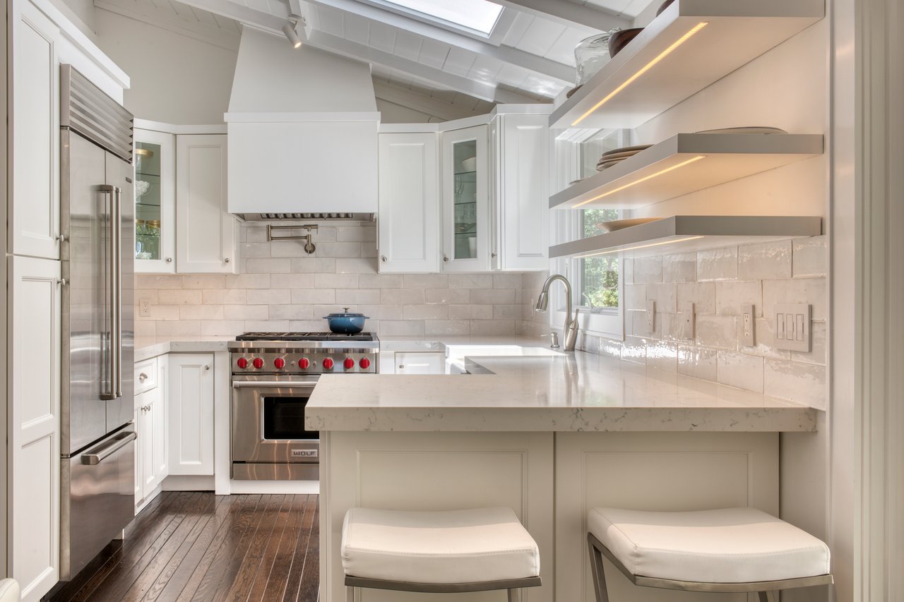 30 Springwood Way, East Hampton
