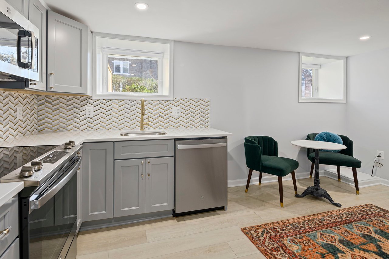 1501 Hamilton St NW
