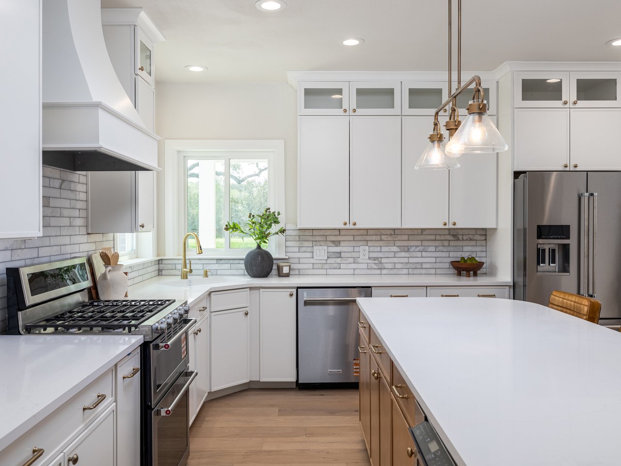 Fully Reimagined Hill Country Retreat w/ Private Guest Apartment + 3-Car Garage