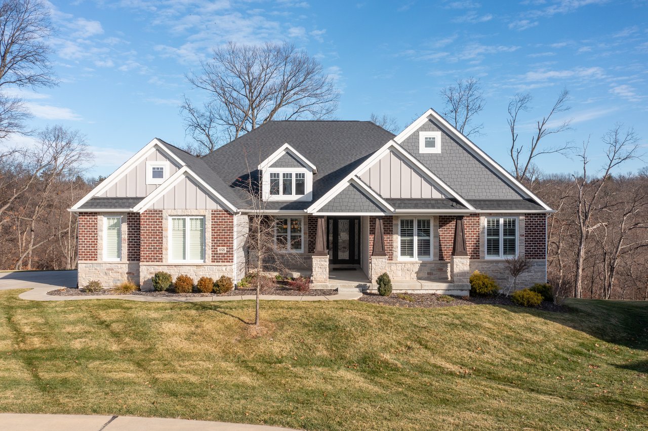 Elevating the Standard: What We Offer as Your Luxury Listing Agents in St. Louis