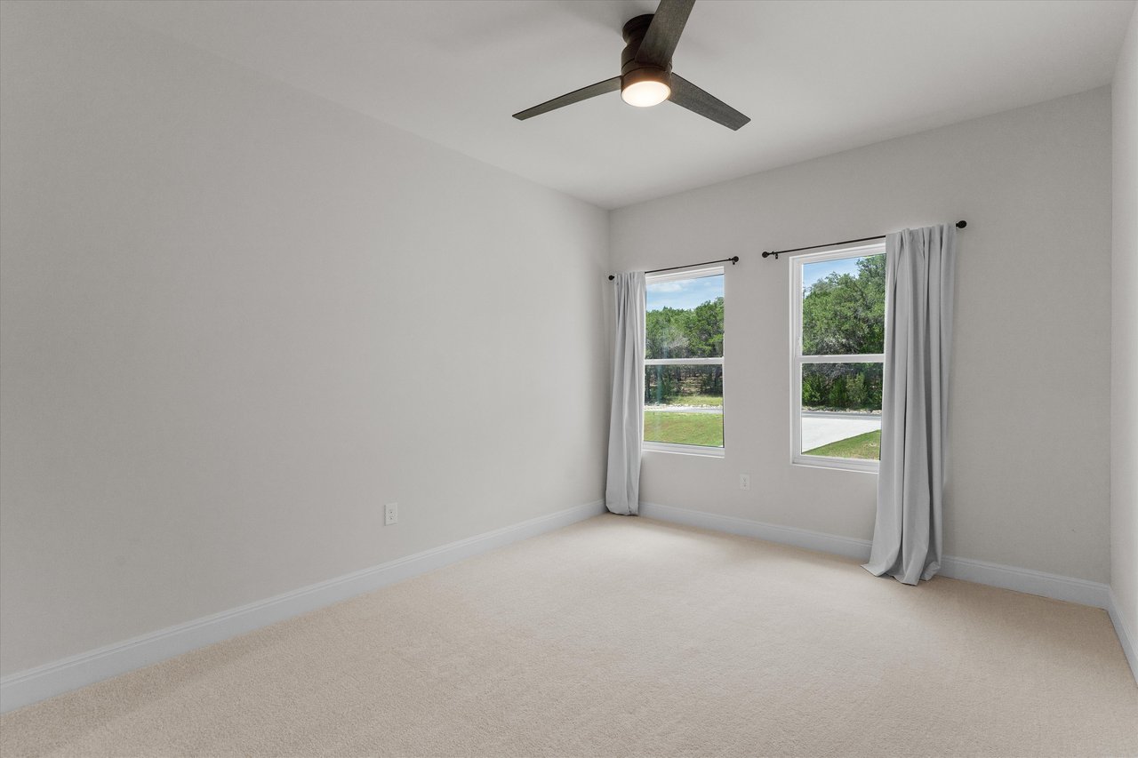 7224 Getaway Dr Jonestown, TX 78645