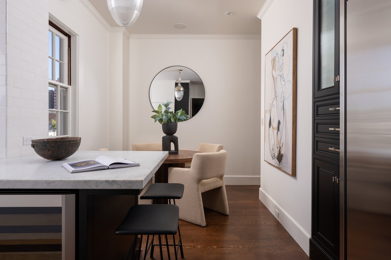 Majestic Pacific Heights View Apartment