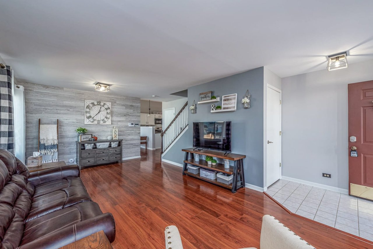 5390 Lansbury Circle