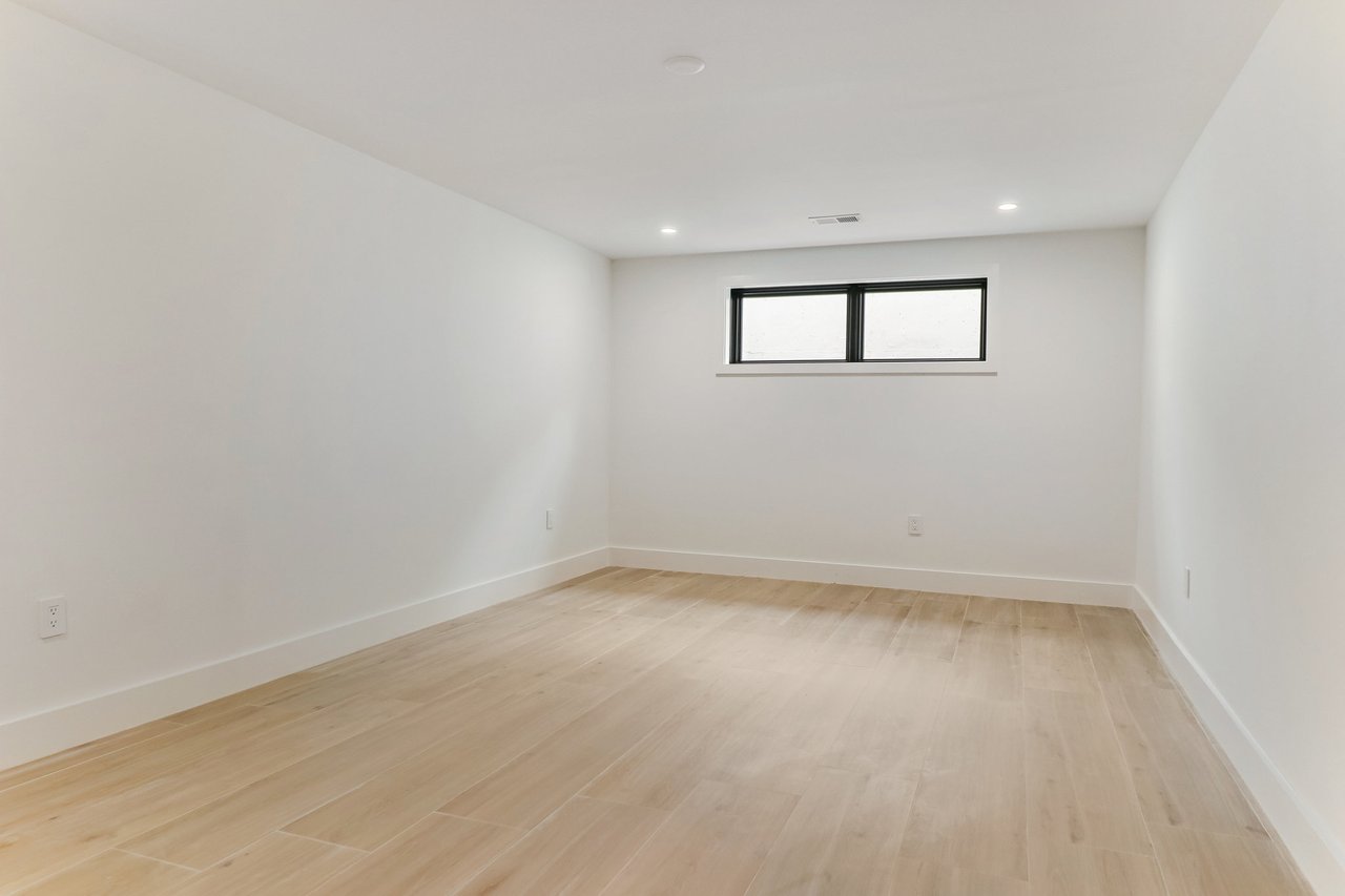 	  	1138 Basil Rd, Mclean, VA 22101