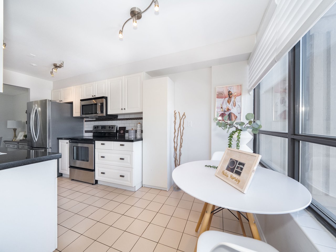 7420 Bathurst Street, 1602