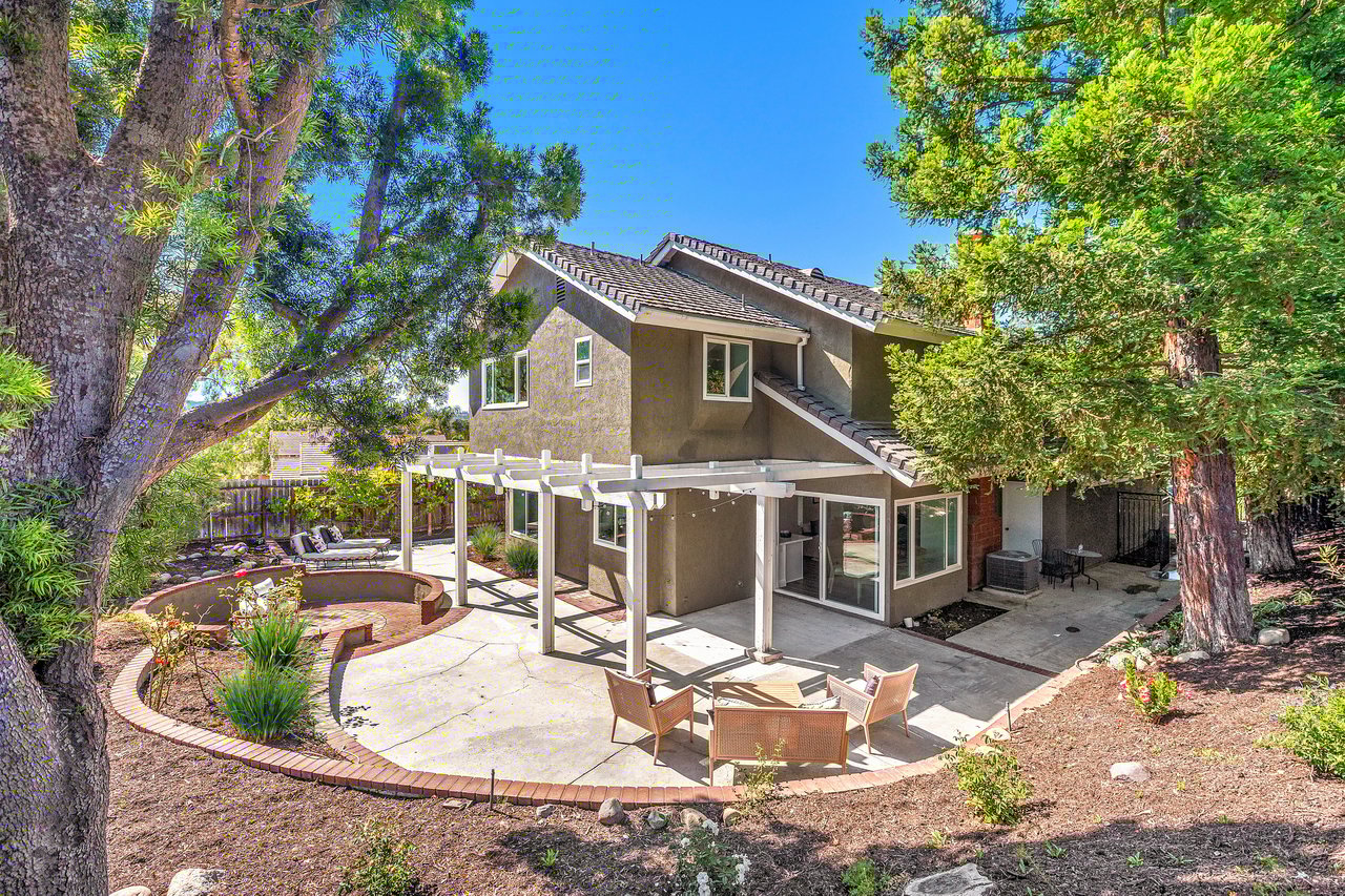 24532 La Cienega Street