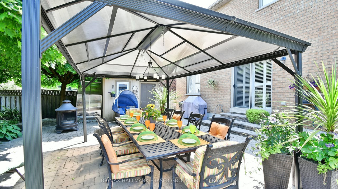 28 Leah Cres