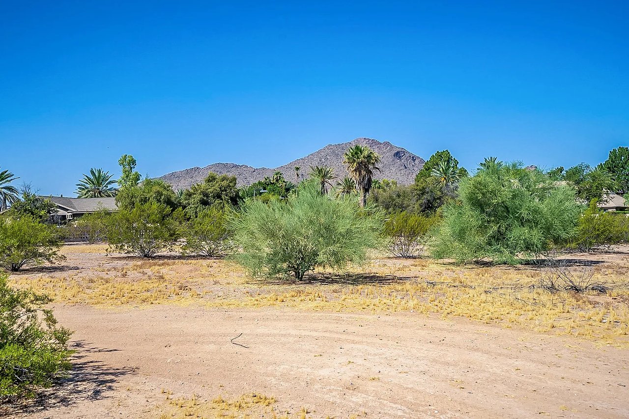 6649 E OCOTILLO Road